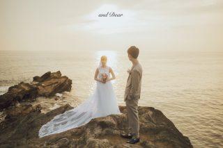 
新郎様の背中から愛が伝わってきます🥰
大好きな奥様がドレス姿で夕陽に包まれている姿、
しっかりと目に焼き付けて頂きました☺️✨
~~~~~~~~~~~~~~~~~~~~~~~~~~~~~~~~
初めまして。andDear(エンディア)です✨
私達はおしゃれで温かい写真の仕上がりと、
撮影自体を楽しい思い出として持ち帰って頂けるよう、
和やかな撮影現場作りをこだわっています💫
prod. @anddear.weddings
📸: @kaito_kurusaki
💄: @makeupby_shion
ご質問、ご予約はハイライトより
公式LINEにてお問い合わせください💫
素敵な出逢いをチーム一同楽しみにしております。
- andDear.
~~~~~~~~~~~~~~~~~~~~~~~~~~~~~~~~
#サンセットフォト
#オシャレ前撮り
#おしゃれ前撮り
#モニター募集
#撮影モニター募集
#海外ウェディング
#海外ウェディングフォト
#ビーチ前撮り
#海前撮り
#城ヶ島
#城ヶ島前撮り
#城ヶ島前撮りといえばanddear
#おしゃれ前撮り
#葉山前撮り